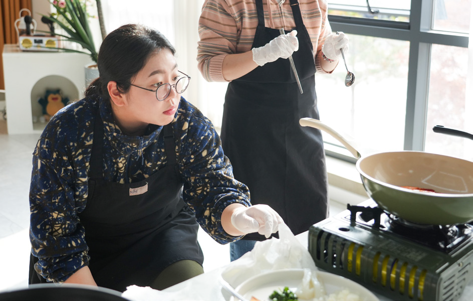 섬세한 불 조절이 관건인 해산물 오일 파스타
