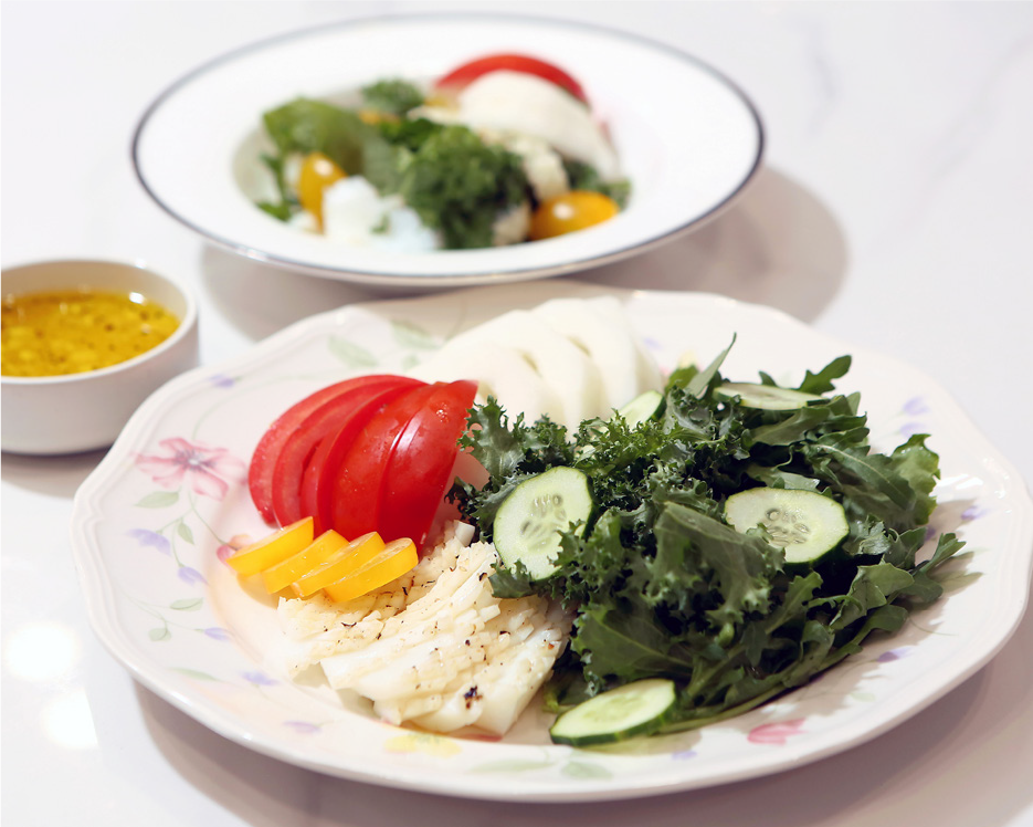 여름을 색다르게 즐길 수 있는 샐러드 완성! 