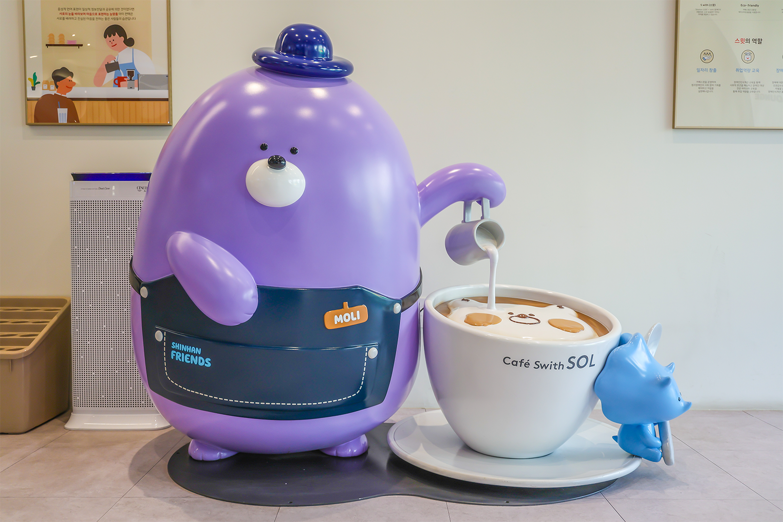 사랑방 같은 따뜻함이 돋보이는 카페 내부 인테리어