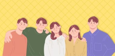 다같이 어깨동무한 남자셋 여자둘 일러스트